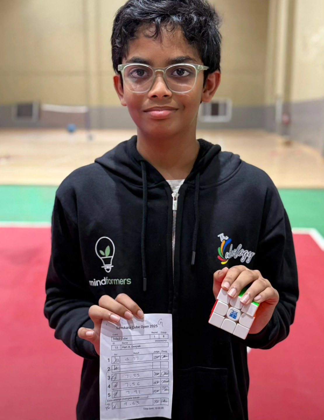 Hari Anjana Deepak celebrating the 3x3x3 Indian National Record
